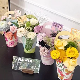 Hand-Held Flower Box, Flower Bouquet, Flower Arrangement Box, Hand-Held Box, Handmade DIY Material, Floral Salon Gift Box, Waterproof Cylindrical Box