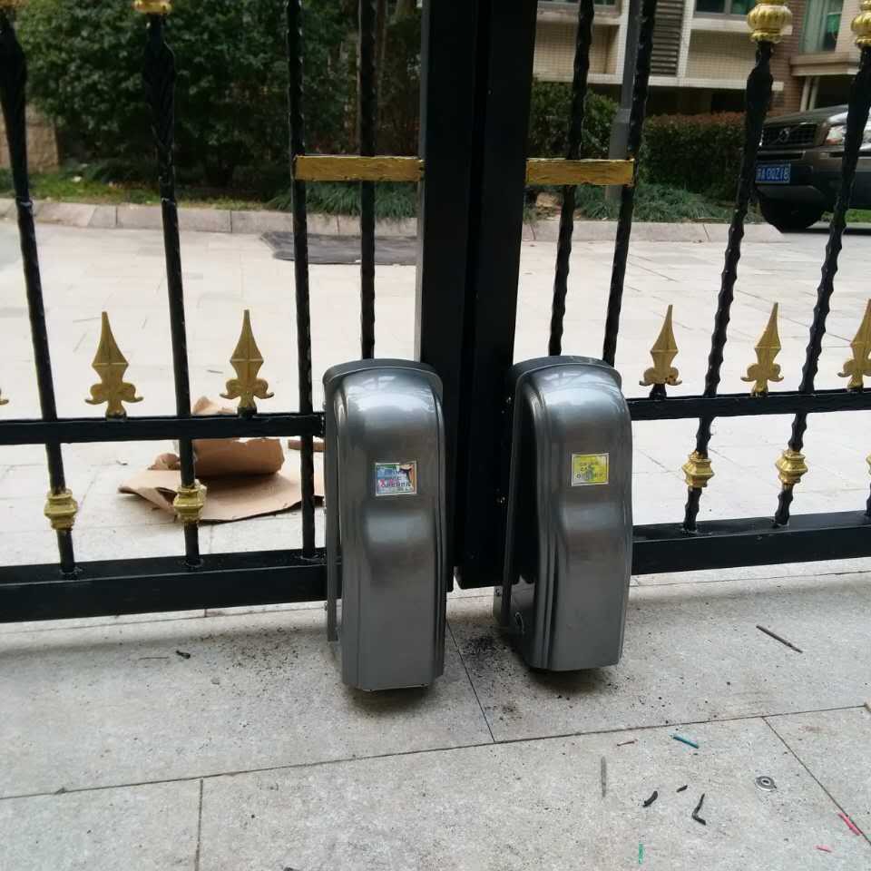 走轮式八字平开门机铁艺门电动开门机智能遥控开门机闭门器