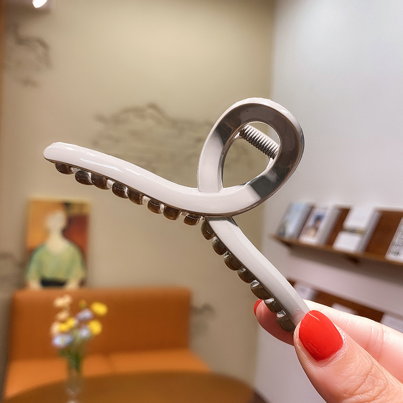 Internet celebridad clip de metal grande clip de tiburón japonés y coreano elegante temperamento espalda Cabeza pelo agarre de alto grado horquilla tocado