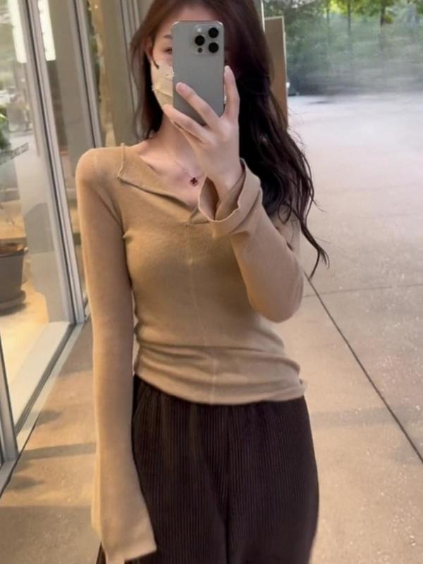 2025新型純色vネック修身tシャツの上着の女性の柔らかいモチモチとした減齢のファッションデザイン感のあるニットシャツ|undefined