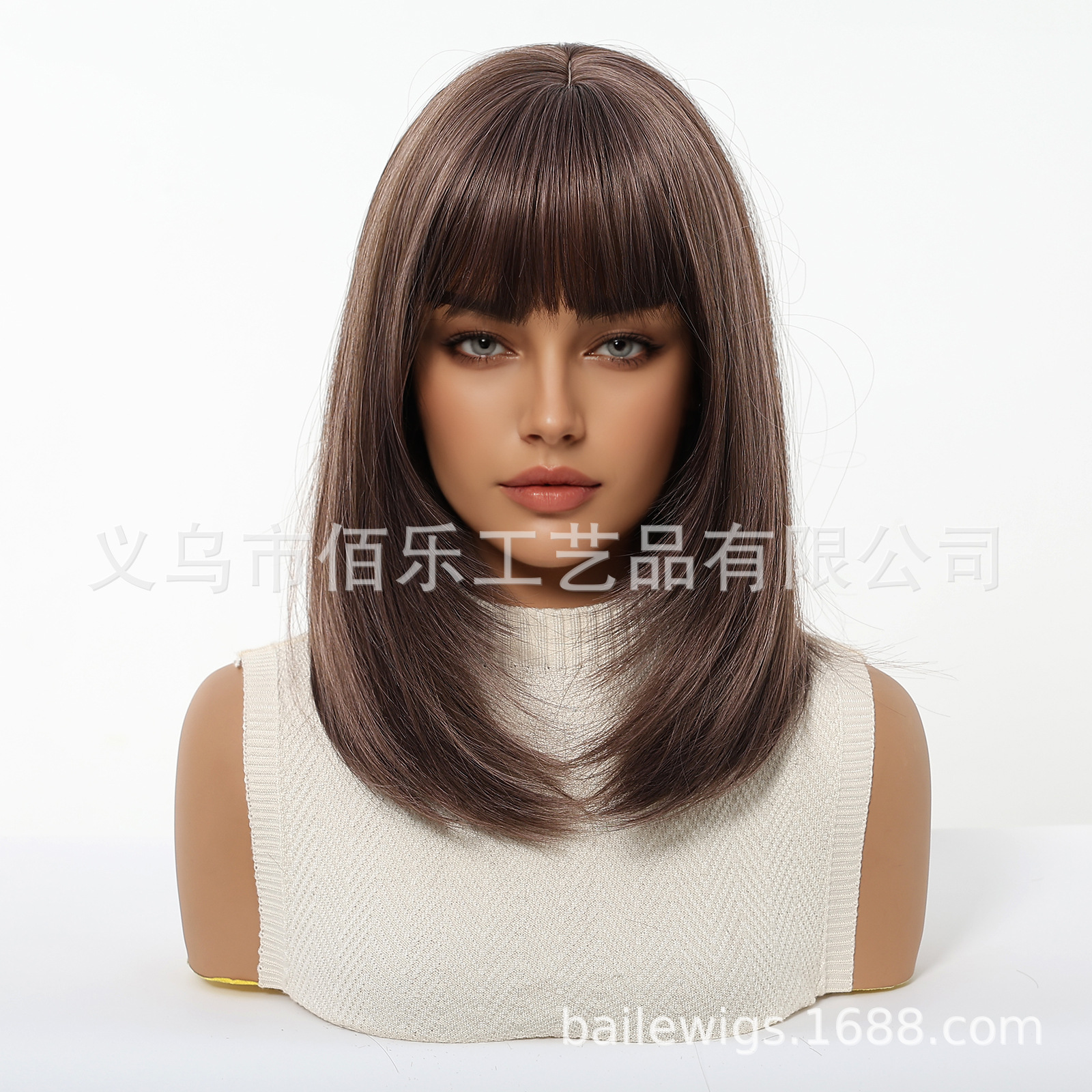 Peluca de flequillo de venta caliente en Europa y América, capa hasta el hombro, cabello lacio marrón natural, fabricante transfronterizo, al por mayor al por mayor