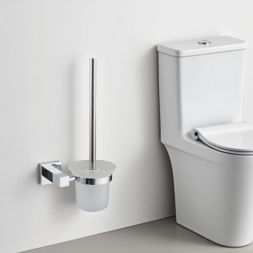 Fabricante de limpieza al por mayor baño cromado seis piezas conjunto de perforación de baño colgante de baño