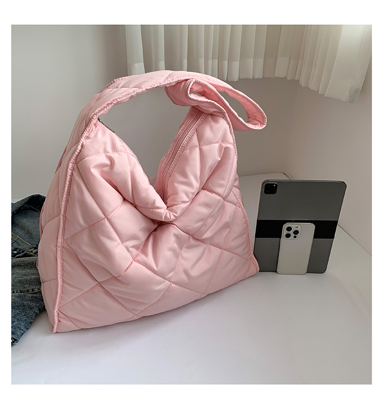 Women's Large Pu Leather Solid Color Lingge Streetwear Square Zipper Shoulder Bag display picture 21