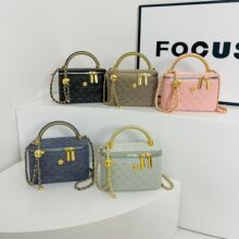 �n��С���Lţ�в������朗l���С����Ů�μ�����Ӱ�����б���