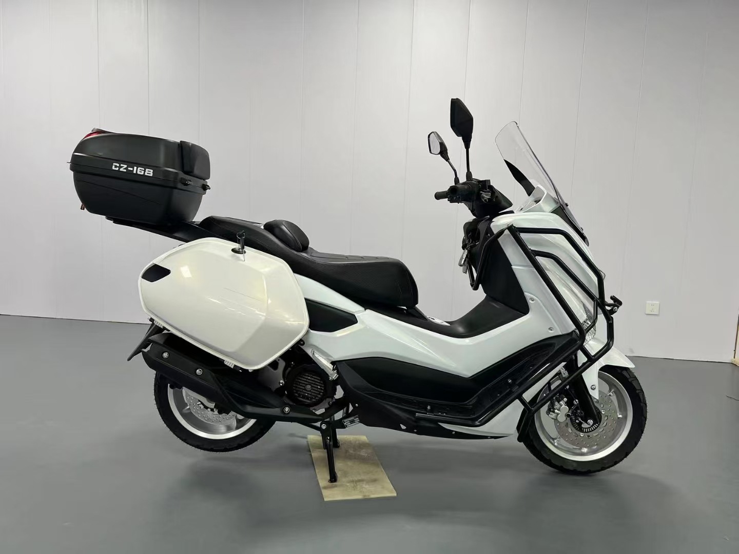 Factory Direct Sales of Domestic Outdoor 150Cc Mengshi Third-Generation Scooter Motorcycles, Fuel-Powered, National Standard Iv, Electric Injection, Off-Road Motorcycles