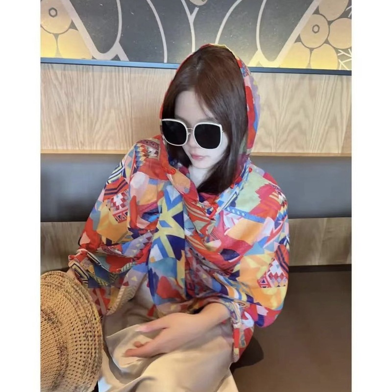 云南青海旅游丝巾夏季高级感女式中长外披复古民族风防晒盘扣披肩|undefined