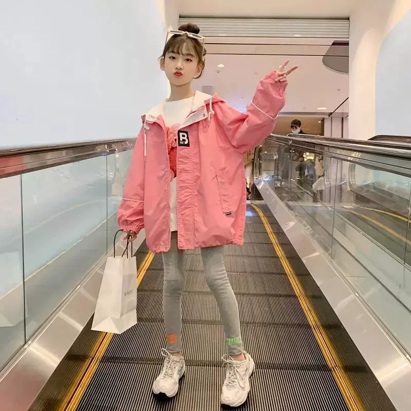 Пальто для девочек Осень 2023 Новое поступление Весенняя одежда в Корейском стиле в западном стиле Модный топ для детей среднего возраста от Интернет-знаменитостей Модное детское модное пальто