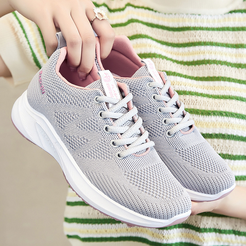 Shoes for Women 2026 Summer New Style Breathable Fly-Woven Mesh Running Shoes for Women Flat-Soled Lightweight Soft-Soled Sports Shoes for Women