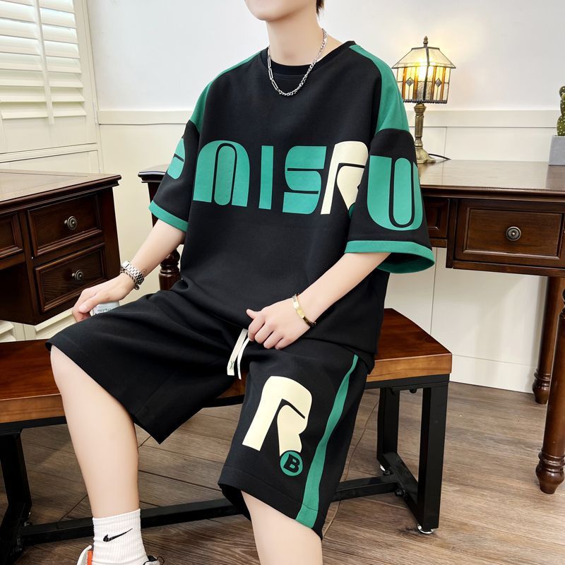 오리지널 퀄리티 남성 여름 세트 반팔 티셔츠 반바지 스포츠 세트 루즈핏 캐주얼 세트 트렌디하고 멋스러운