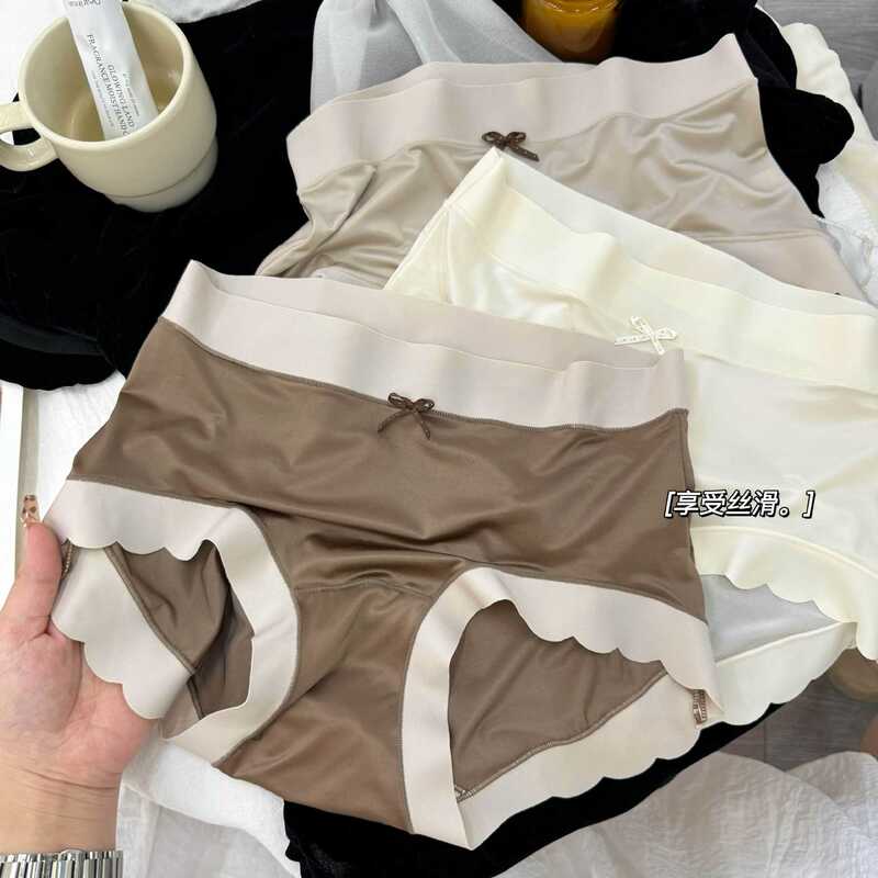 Plus-size women's silk glossy satin ice silk skin-beautifying briefs, mid-waist antibacterial with extended modal crotch Plus-size women's silk glossy satin ice silk skin-beautifying briefs, mid-waist antibacterial with extended modal crotch