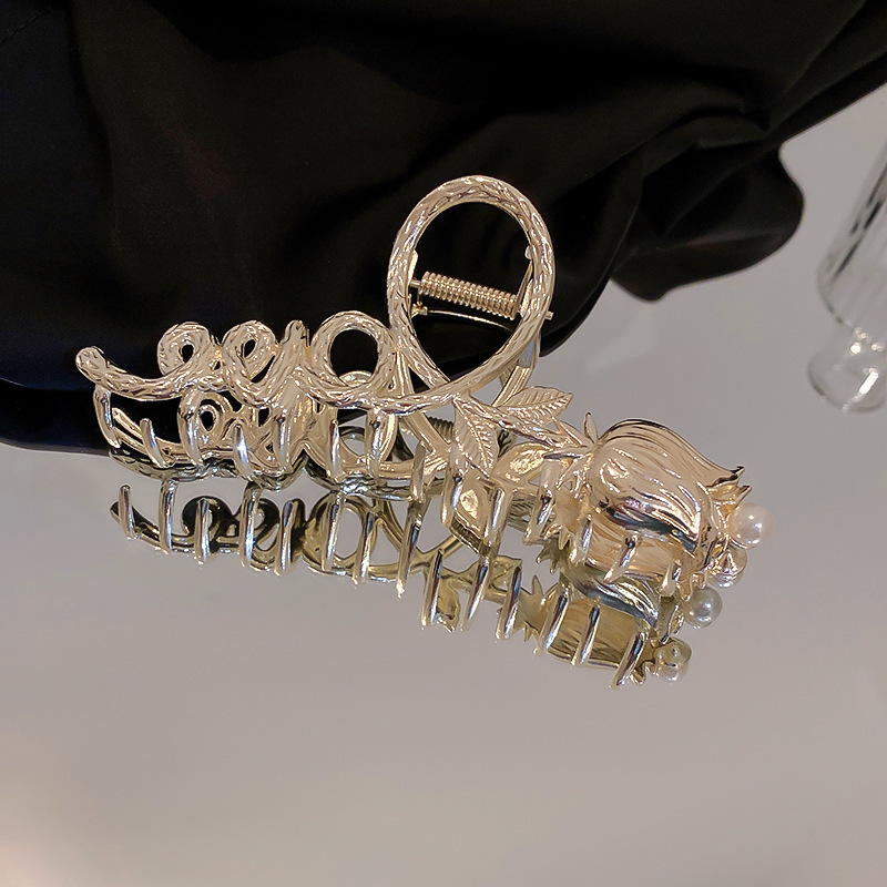 72g Weight Hair Claws Hair Accessories Type 1 Piece Quantity Women'S Flower Butterfly Alloy Diamond Hair Claws