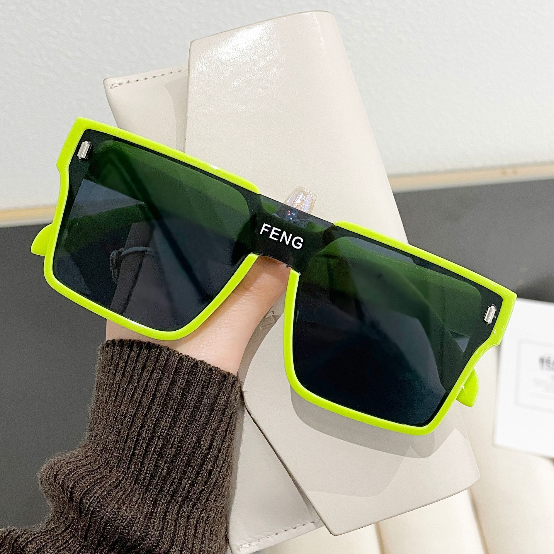 Trendy Women's Sunglasses Retro Large Frame Uv Protection Shades_voghion.com