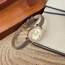 ����ɯ�ֱ�ŮʿƤ��С���P�������^�����r��ˮ荚��|Ů���羳���l