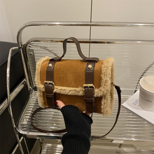 休闲秋冬羊羔毛毛绒包包女2021新款潮斜挎包简约ins流行皮带方包