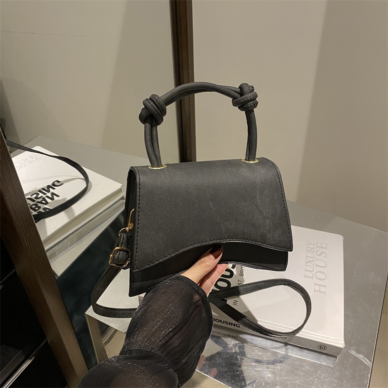 Bolsos de moda para mujer 2024 otoño nueva tendencia bolso de hombro de moda bolso de mensajero casual simple bolso cuadrado pequeño de color sólido