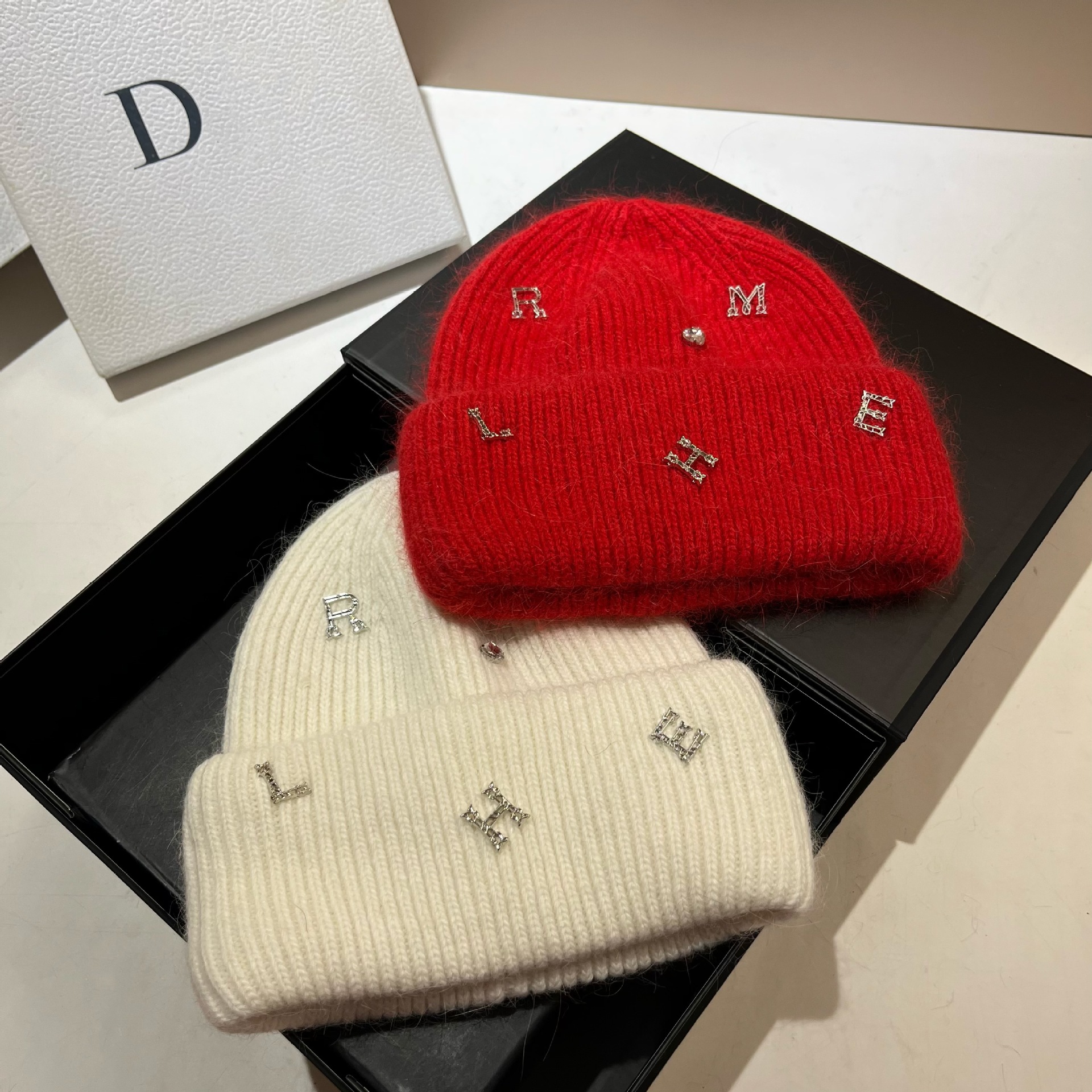 [Rabbit Hair] Winter Nordic enlarged and elongated double folded face small knitted Korean version letter warm ear_voghion.com