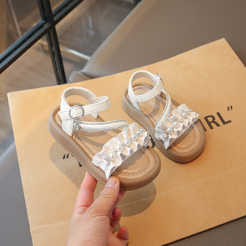 Sandálias princesa de niñas 2026 verano nuevo estilo de moda infantil vacío zapatos casuales zapatos de playa suaves de perla image 4