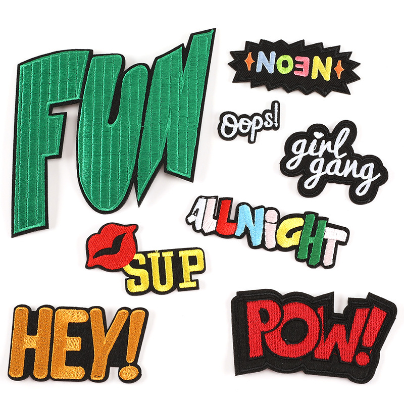 电脑绣花标章仔英文字母补丁贴服装辅料徽章布标跨境刺绣布标布贴