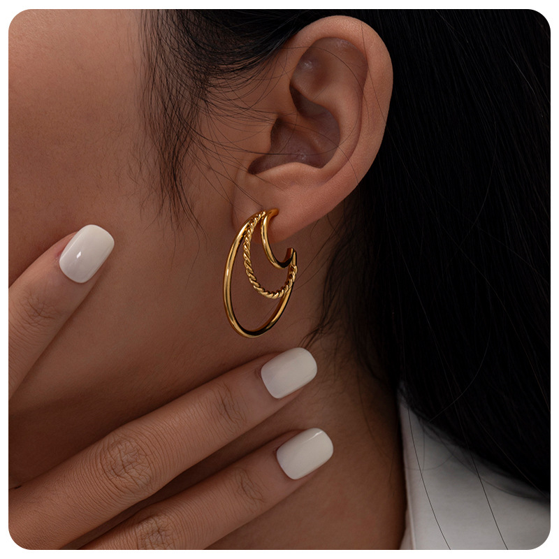 Taina Omeiins aretes de acero inoxidable multicapa en forma de C de tres capas de geometría de aretes de acero inoxidable minimalistas