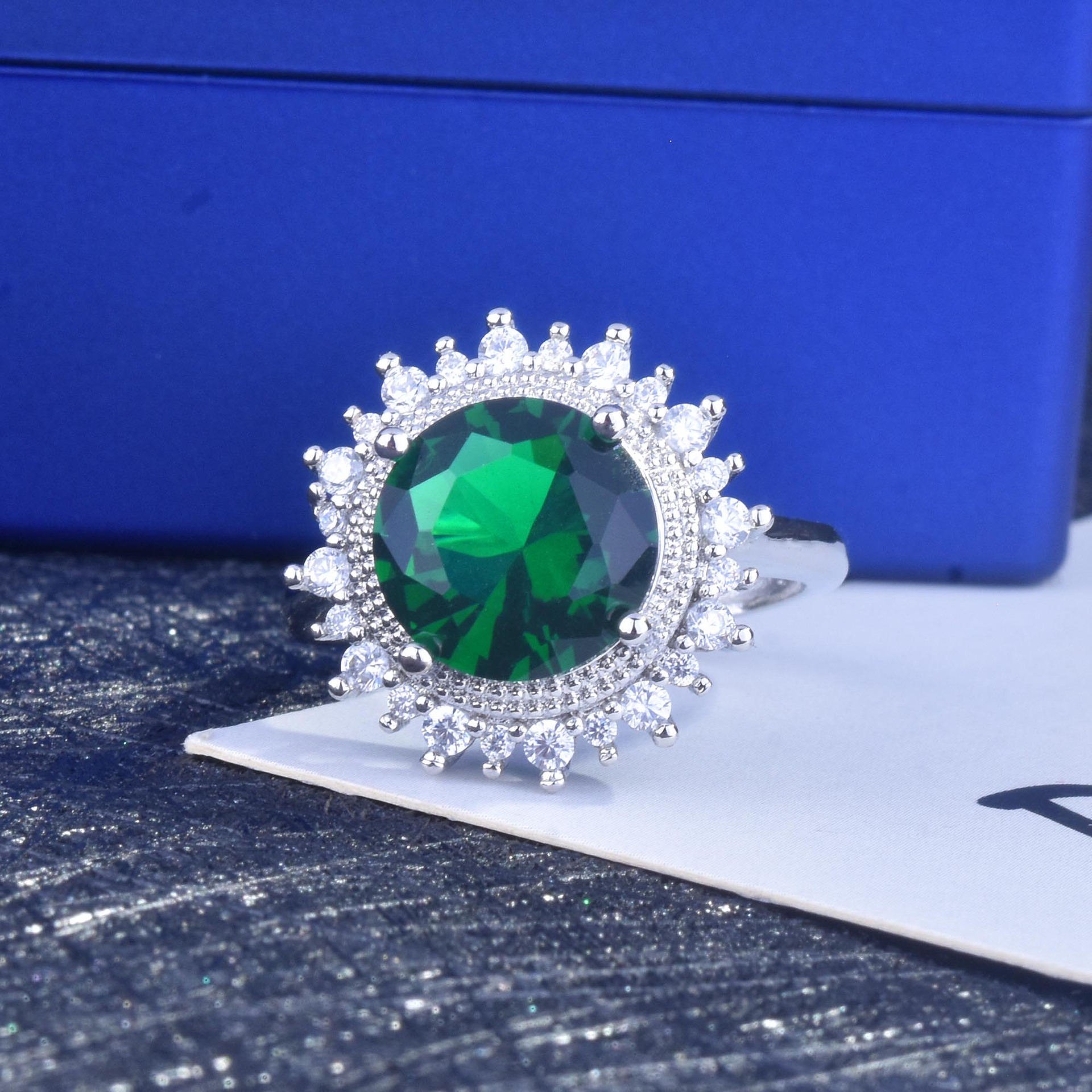 Sunflower Emerald Live Jewelry Wholesale Inlaid High Carbon Diamond Zircon 5 Karat Emerald Colored Gems Ring For Women display picture 2