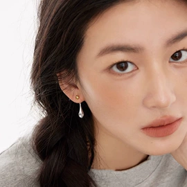 戒指;项链;耳钉