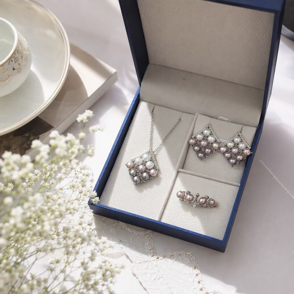 Wholesale Pearl Set: Natural Freshwater Pearl Jewelry, Geometric Diamond-Shaped Multi-Pearl Light Luxury Design Earrings and Pendants