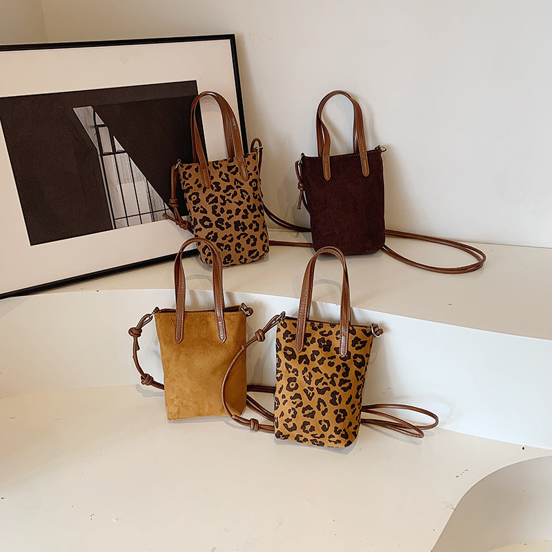 Retro niche leopard print bag small square bag new fashion all-match messenger bag suede mobile phone bag women's wholesale