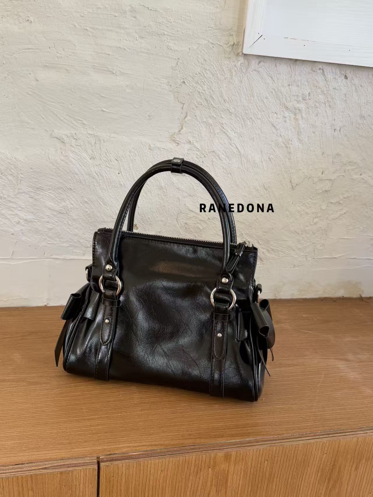 2026 New Bow Knot Motorcycle Bag Trendy Sweet Cool Handbag Large Capacity Commuter Shoulder Crossbody Bag For Women - Thumbnail 7