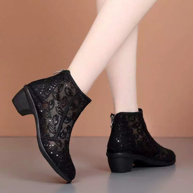 Женская обувь с сеткой, весенне-летняя новая модель, короткие сапоги для среднего и пожилого возраста, обувь для мам на мягкой подошве, дышащие туфли для квадратных танцев на среднем каблуке