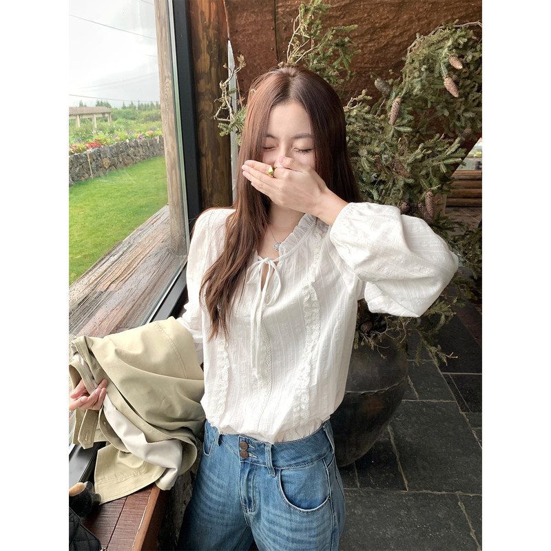 Zeng Xiaoxian Korean-style white lace collar long-sleeve shirt for women, super stylish and loose-fitting summer top