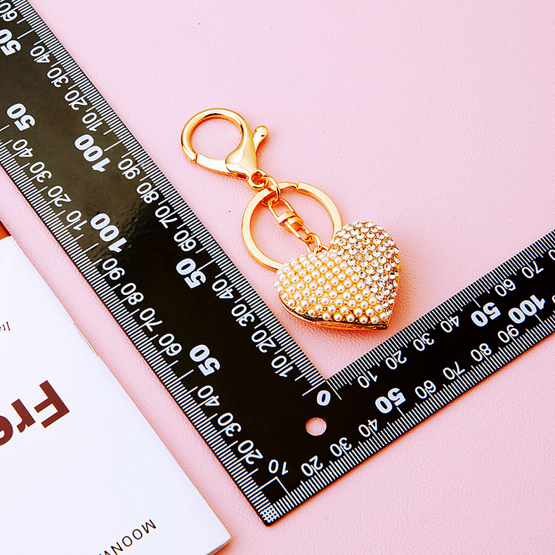 10g Weight Lobster Trigger Clasp Closure Clasp Closure Type Rhinestones Inlay Material Keychain Classification 1 Piece Quantity Daily Occasion Zinc alloy Material Heart Shape Pattern Unisex Gender Plating, Diamond Design Cute Style 1 Piece Cute Heart Shape Zinc Alloy Plating Diamond Rhinestones Unisex Lobster Trigger Clasp Closure Keychain 11