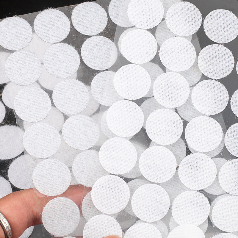 Cinta autoadhesiva del fabricante para niños y madres, jardín de infantes, lunares pequeños, adhesivo transparente de doble cara, libro silencioso, velcro redondo