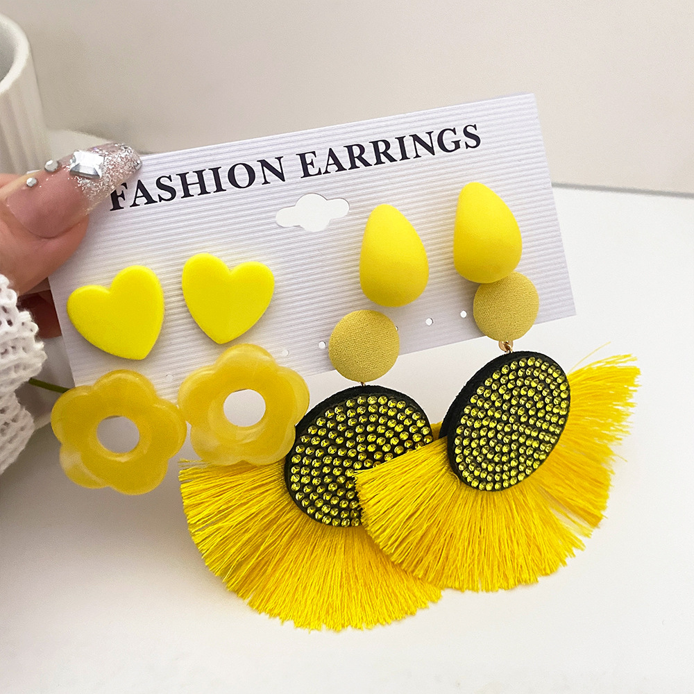 Wholesale Jewelry 5 Piece Set Ins Style Cartoon Style Bear Heart Shape Alloy Earrings display picture 4