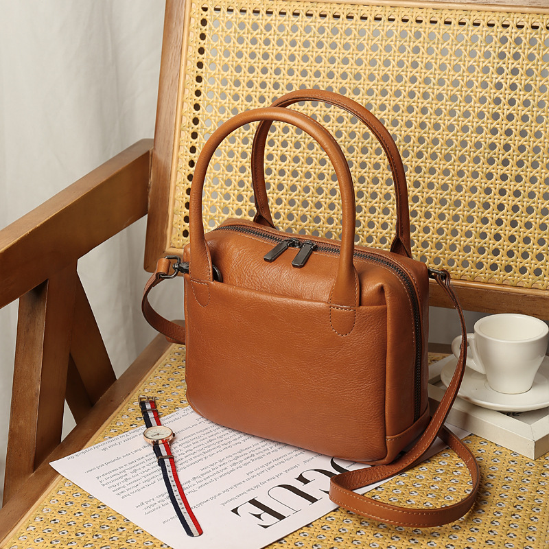 Women's Large Capacity New Genuine Leather Retro Commuter Boston Square Bag Casual Simple Luxury Handbag