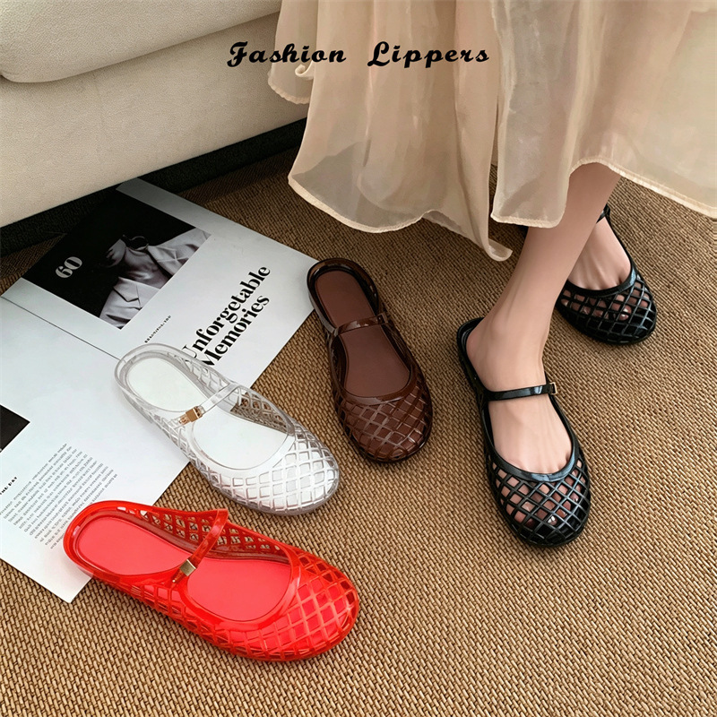 New summer sandals, fashionable hollow-out plastic flat slippers, versatile for outdoor wear, round-toed, breathable, shallow, closed-toe shoes New summer sandals, fashionable hollow-out plastic flat slippers, versatile for outdoor wear, round-toed, breathable, shallow, closed-toe shoes