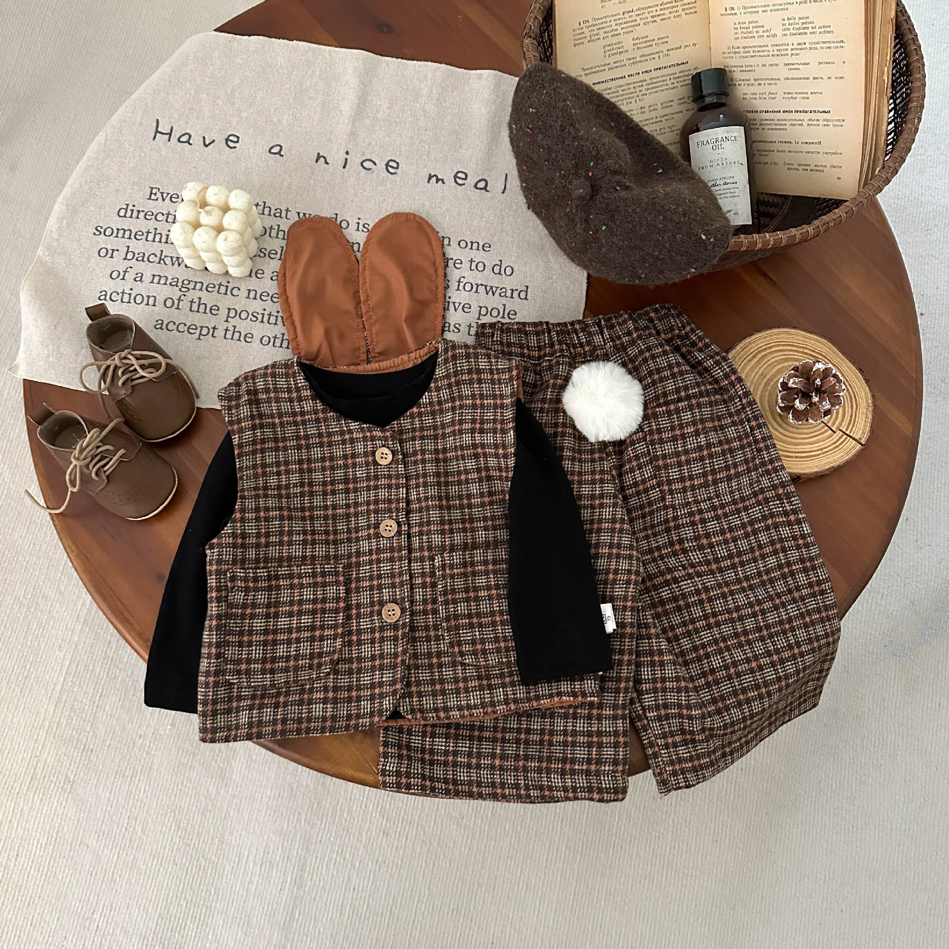 Children's demi-season retro vest