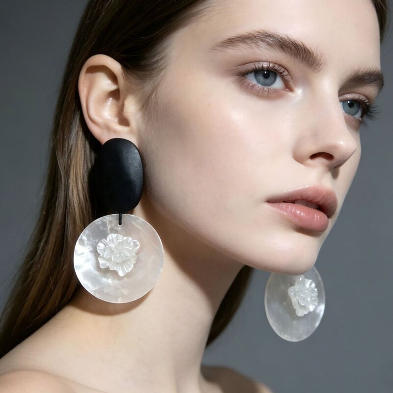 Cross-Border Artistic Round Shell Carved Earrings with Exaggerated Design, Natural Raw Wood Studs, Elegant High-End Earrings Wholesale Cross-Border Artistic Round Shell Carved Earrings with Exaggerated Design, Natural Raw Wood Studs, Elegant High-End Earrings Wholesale