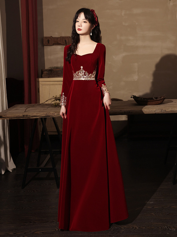 Long Sleeve Toasting Dress Bride 2023 New Autumn and Winter Wedding Engagement Dress Pregnant Women Belly Covering Burgundy Velvet