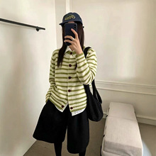 26早秋新款宽松显瘦设计感条纹拼接蕾丝圆领慵懒风针织开衫毛衣女