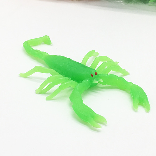 Manufacturer direct supply large size animal lizard scorpion lobster spider ground stall prank stress relief pranking toy plastic evil 