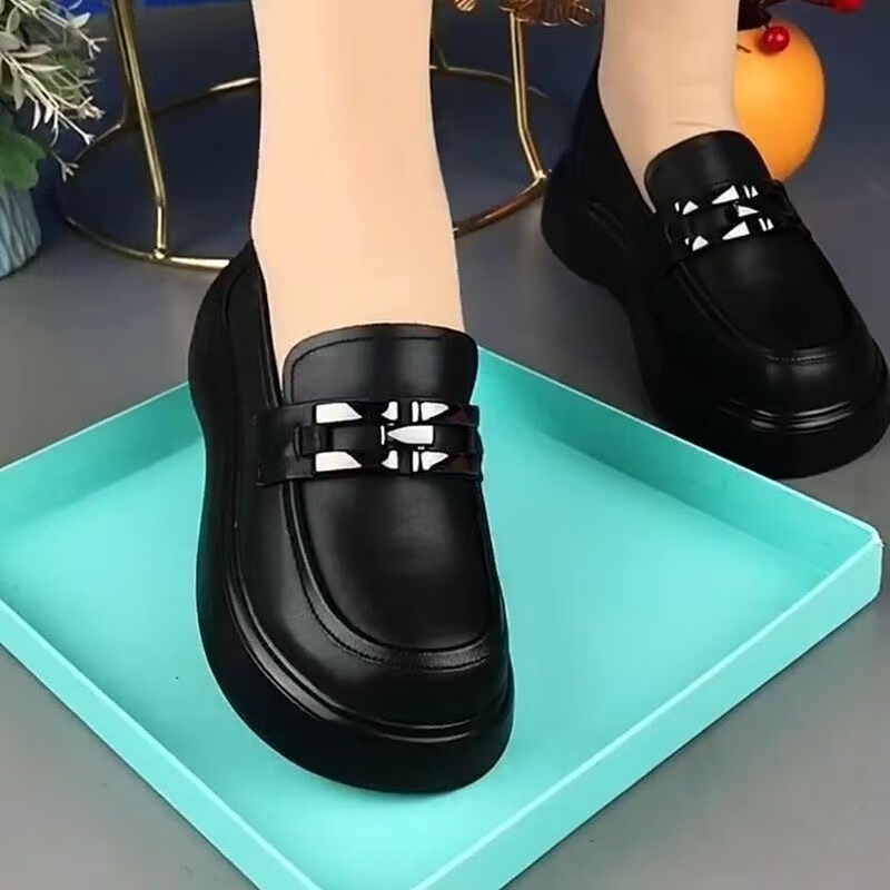 Kitchen Non-Slip Shoes for Female Chefs, Black Oil-Proof and Waterproof Women's Shoes, Soft Sole Spring and Autum Wear-Resistant Kitchen Work Shoes