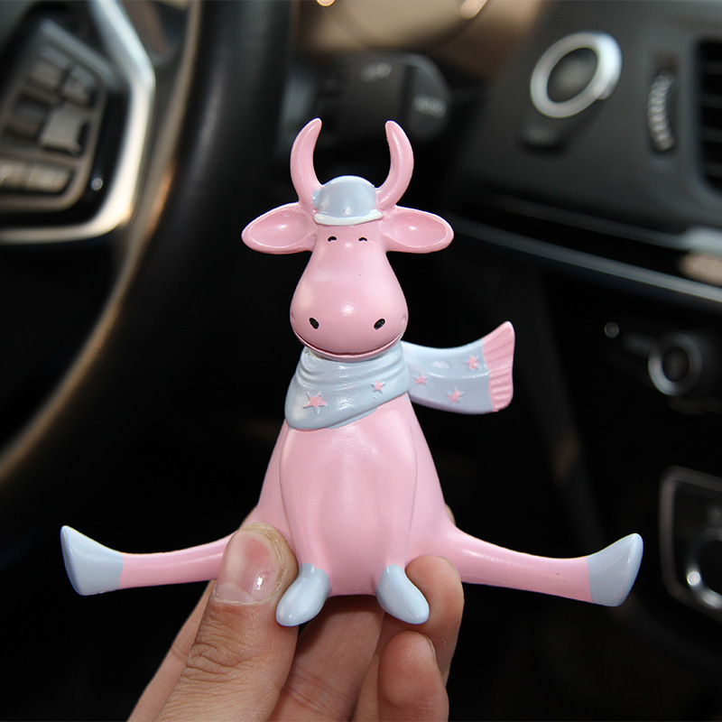 Decoraciones de automóviles de bendición de resina del año del terro mascota adornos interiores de automóviles lindos y creativos adornos de automóviles rosa