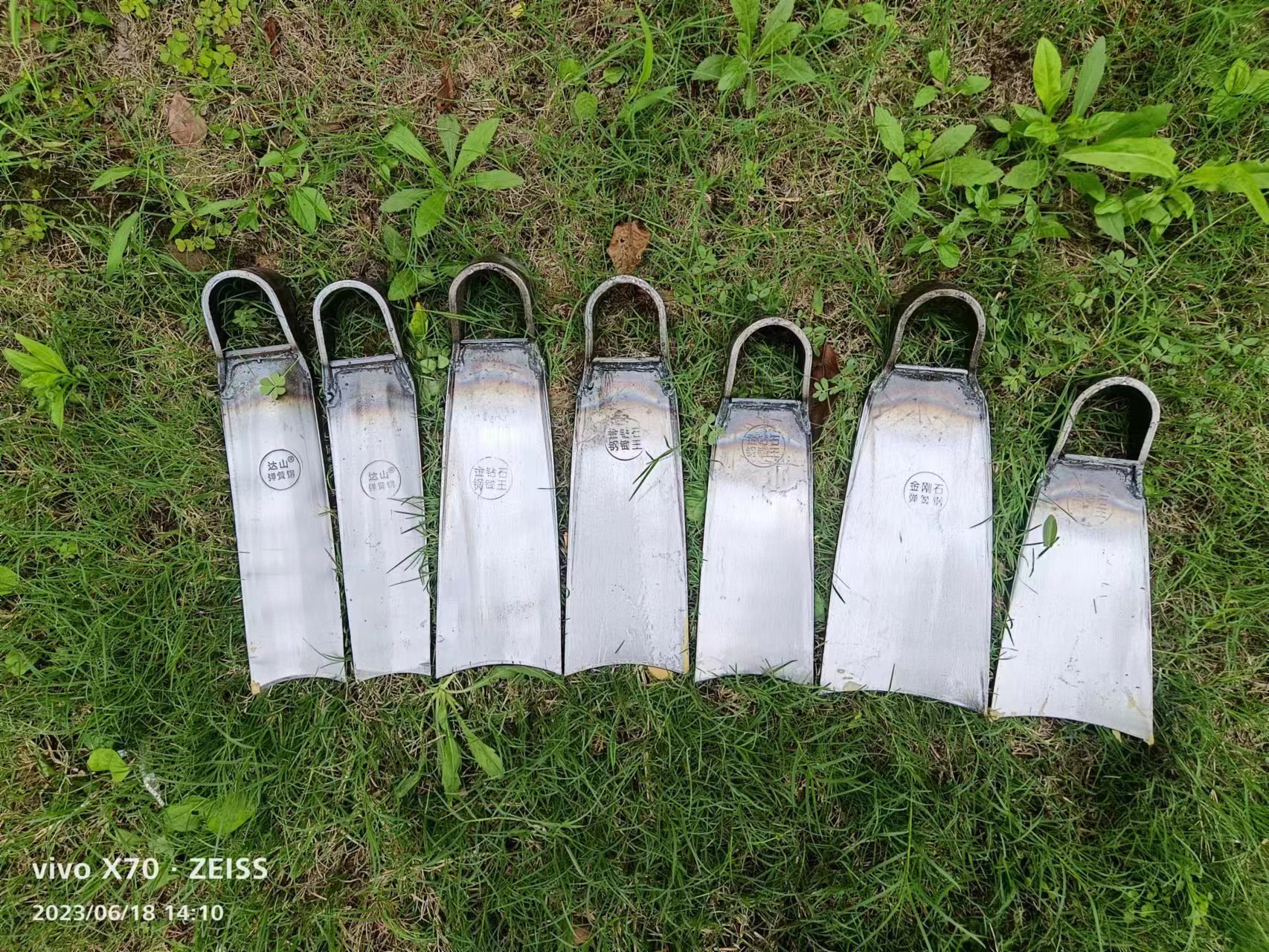 农用锄头加厚弹簧全钢挖地挖土松土开山除草锄地挖笋开荒种菜翻土