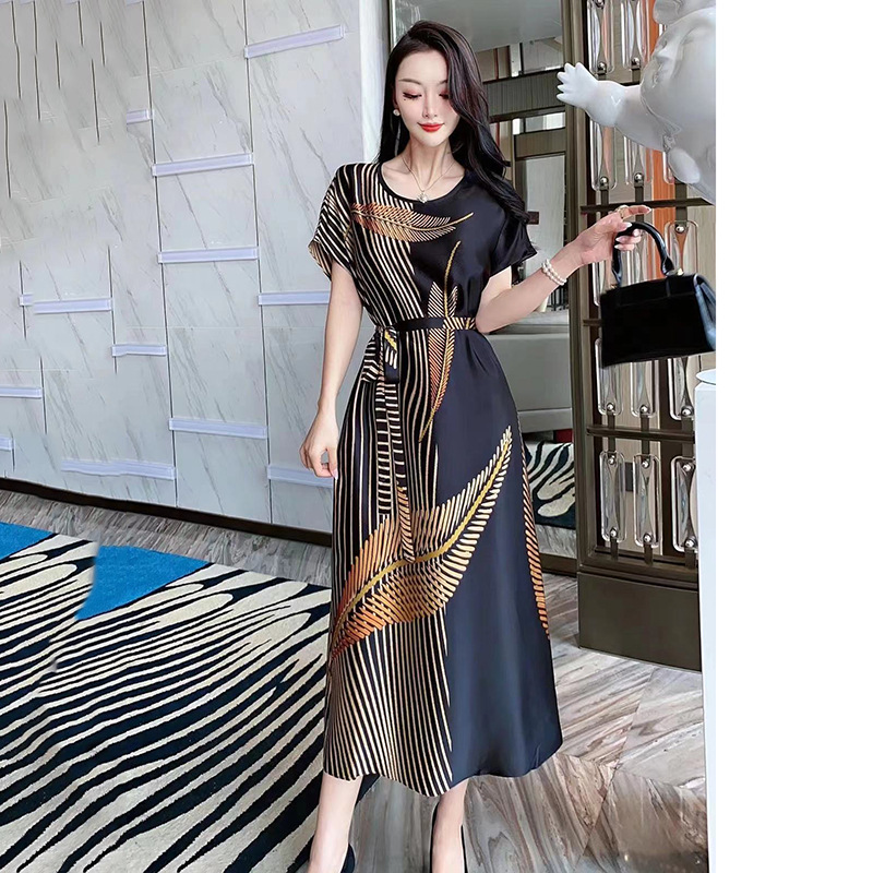 Heavy silk dress female 2021 summer new temperament light cooked print flower tape fashion long skirt