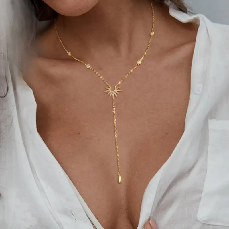 long retro fashionable necklace with zircon