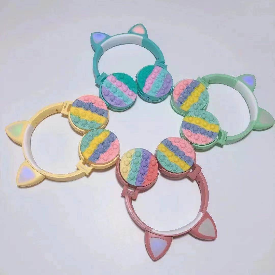 CXT-950 Decompression Cat's ears (Steamed cat-ear shaped bread) Headset Plug in Card Gift Foldable Earphone Universal_voghion.com