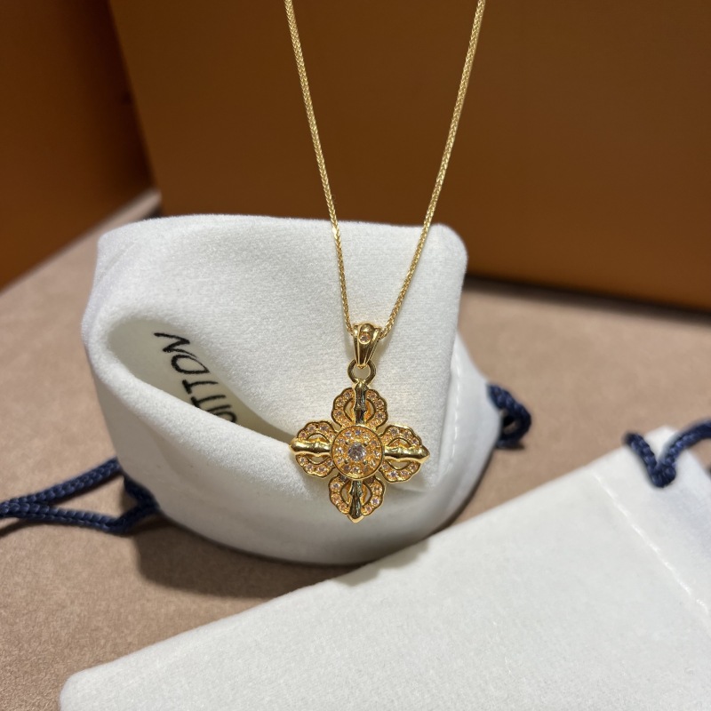 Pendant, four-leaf clover