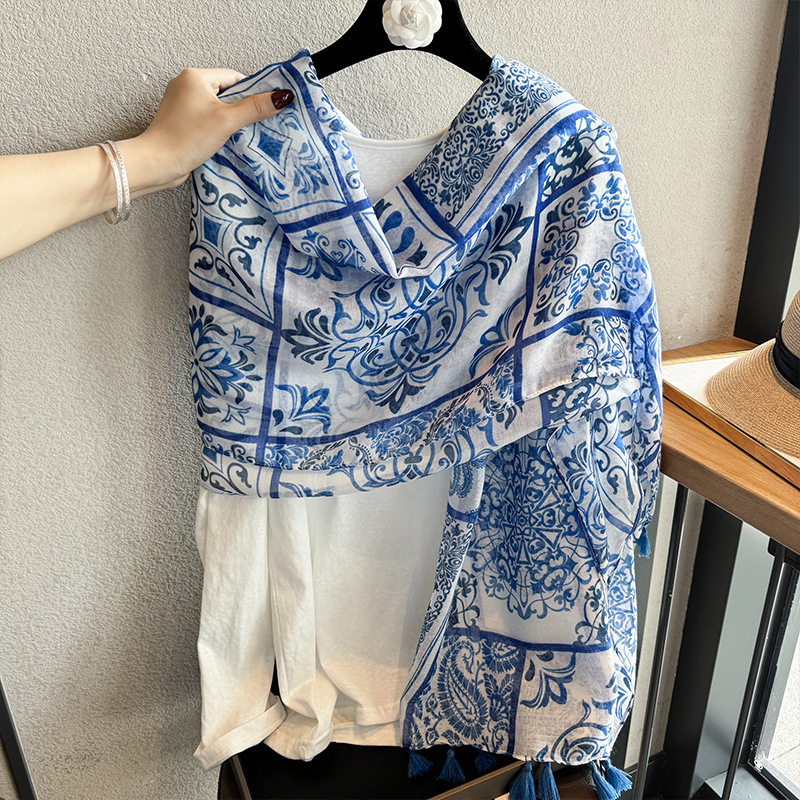 Universal fashionable elegant summer scarf