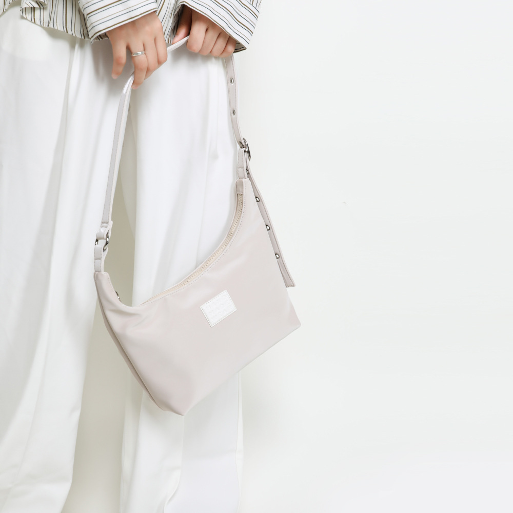 Women's Soft Leather Underarm Bag 2025 Trendy New High-End Crescent Bag Niche Fashion Commuter Crossbody Dumpling Bag - Thumbnail 4