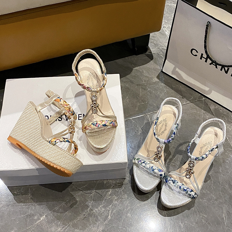 여자 웨지 샌들 2025 여름 새로운 올 매치 보헤미안 스타일 플랫폼 하이힐 요정 로마 신발